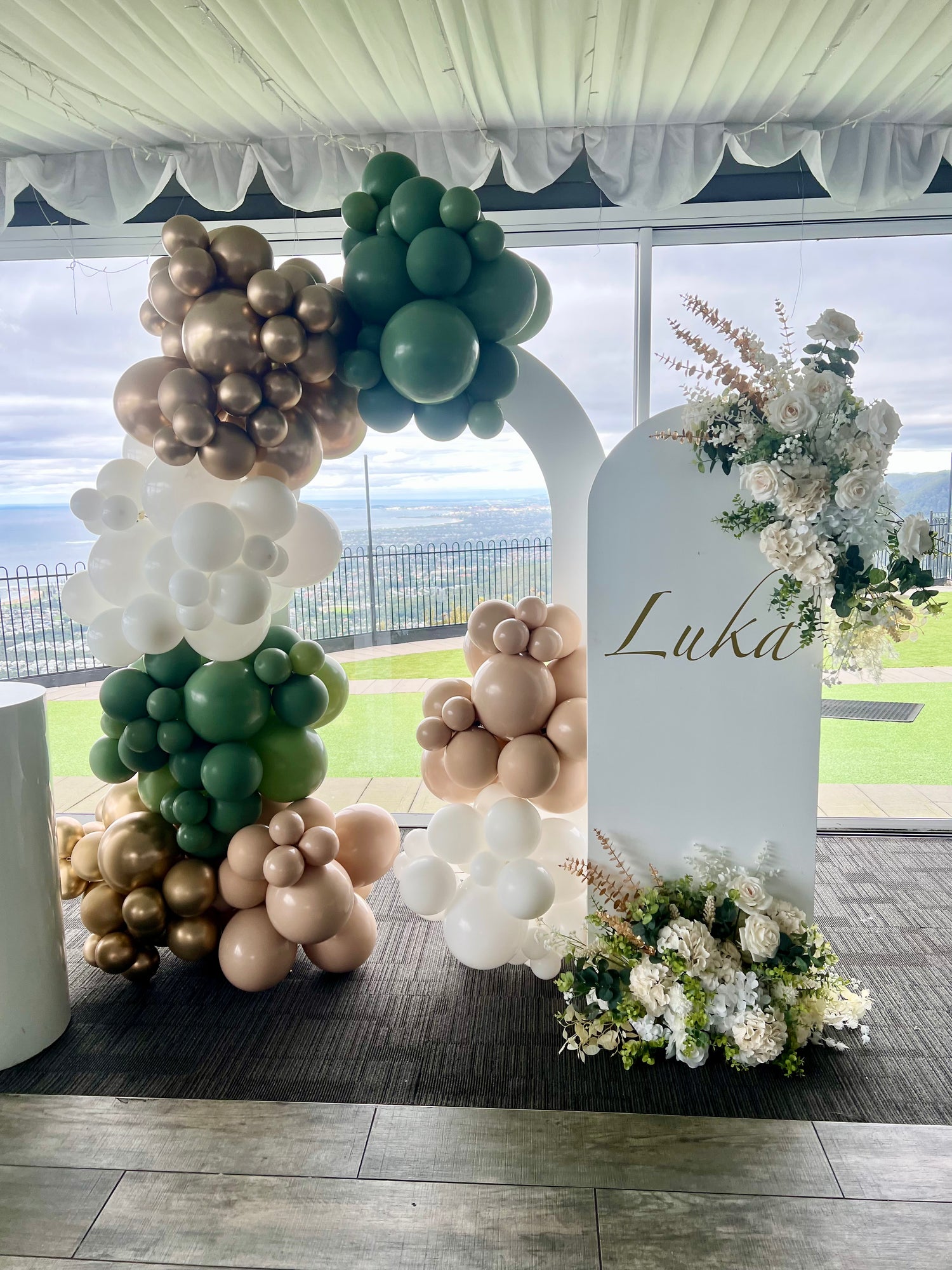 Hire Round Mesh Party Backdrop