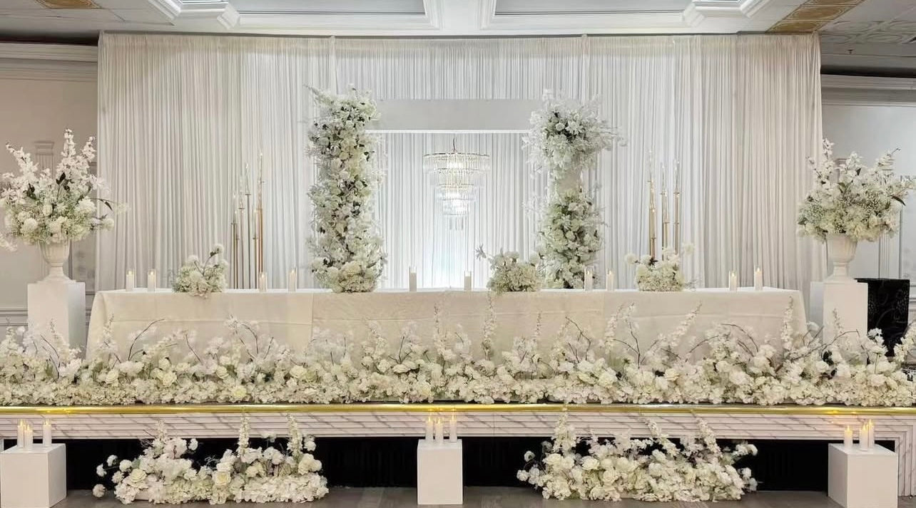 Large Single Bridal Backdrop With Lush Florals 003