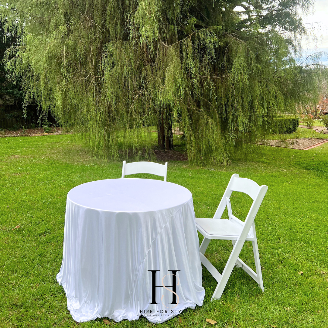 Add on - Round Signing Table with Tablecloth & Ivory Overlay