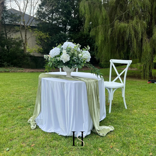 Add on - Round Signing Table with Tablecloth and Florals – Hire For Style