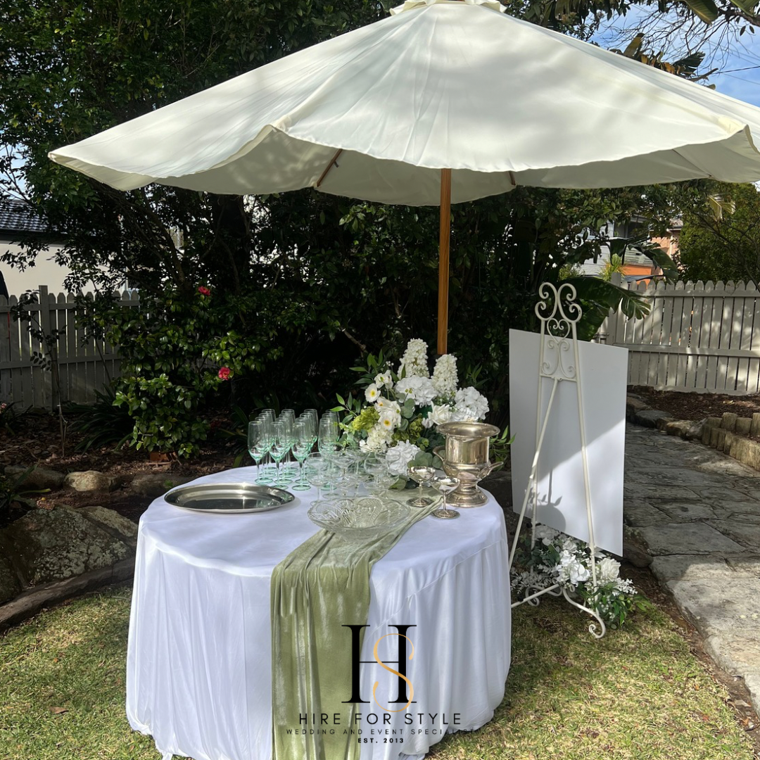 Drink Station with Round Table